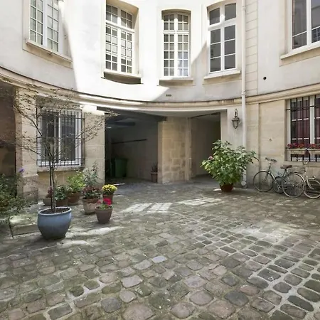 Appartement Cosy Studio For 3p In Le Marais Paris
